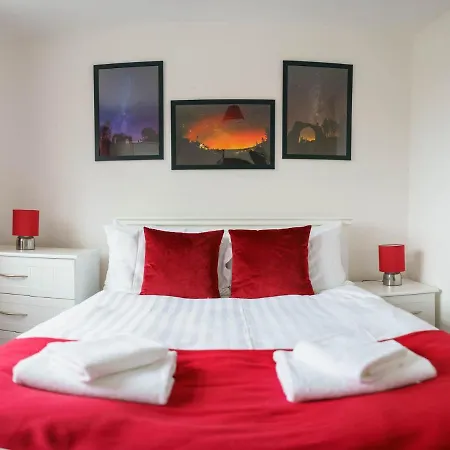 Pass The Keys Modern 2 Bed Flat Overlooking Aberaeron Harbour Exterior photo