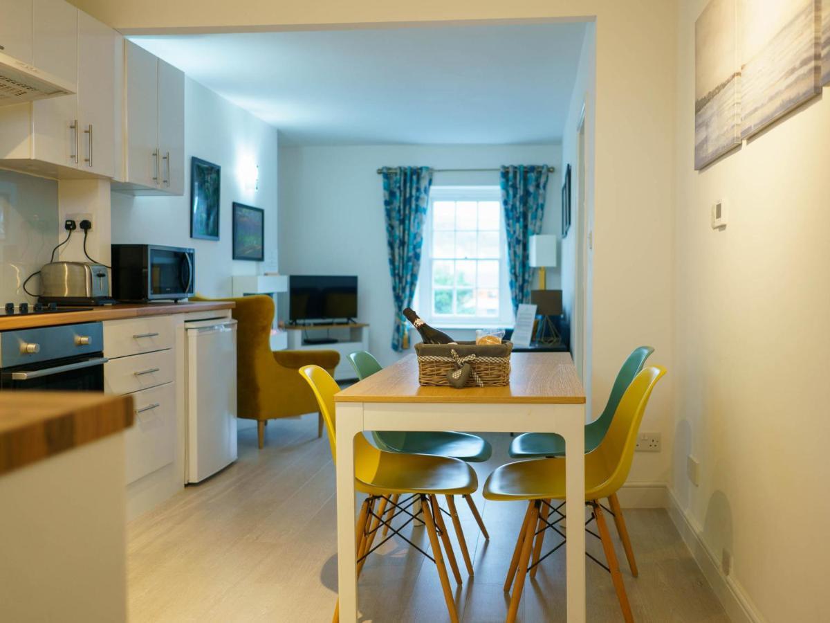 Apartment Pass The Keys Modern 2 Bed Flat Overlooking Harbour *