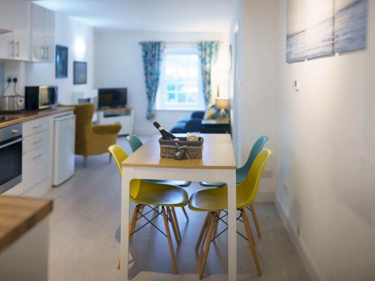 Pass The Keys Modern 2 Bed Flat Overlooking Harbour * Aberaeron