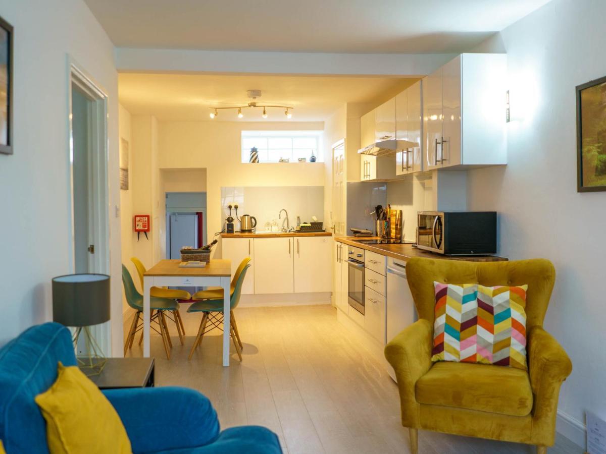 Apartment Pass The Keys Modern 2 Bed Flat Overlooking Harbour *