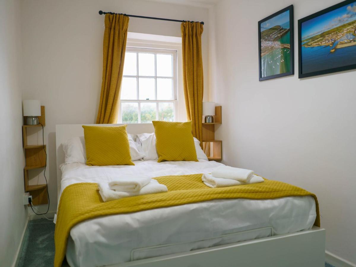 Pass The Keys Modern 2 Bed Flat Overlooking Harbour