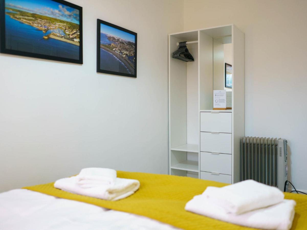 Pass The Keys Modern 2 Bed Flat Overlooking Harbour Apartment Aberaeron