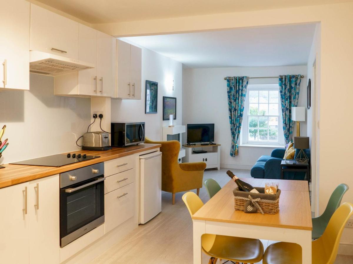 Apartment Pass The Keys Modern 2 Bed Flat Overlooking Harbour *