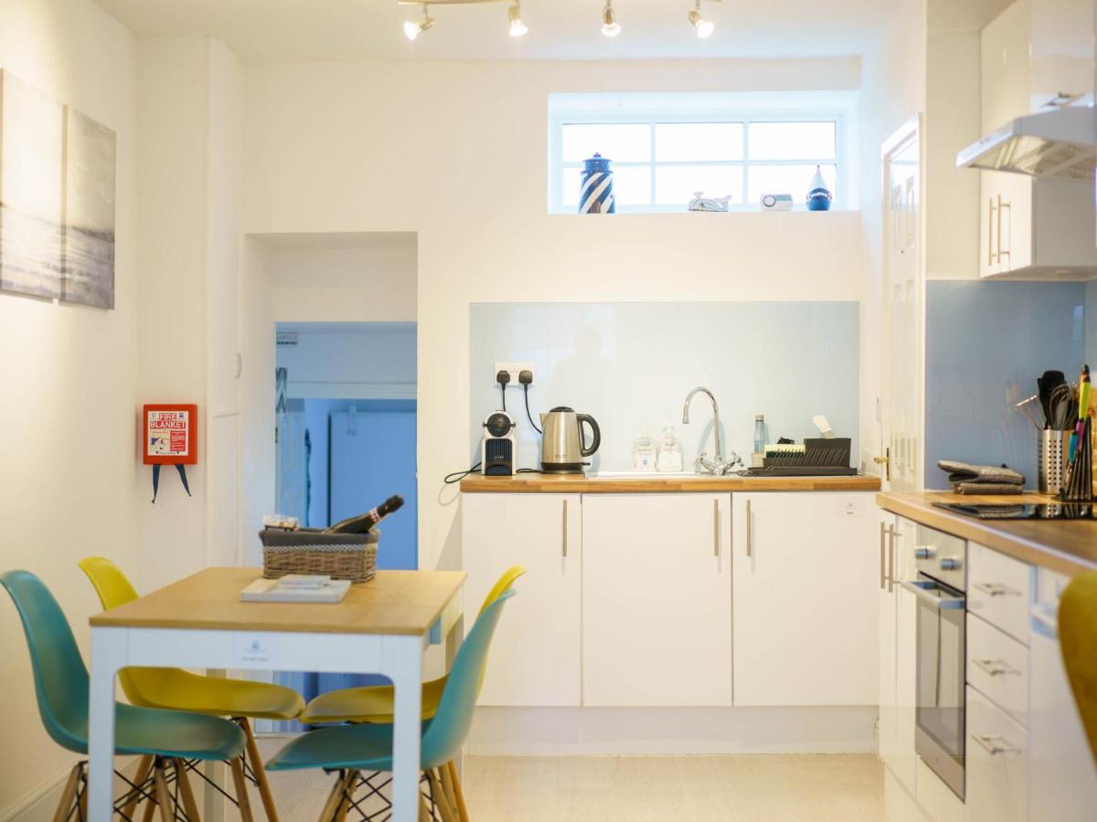 Apartment Pass The Keys Modern 2 Bed Flat Overlooking Harbour Aberaeron