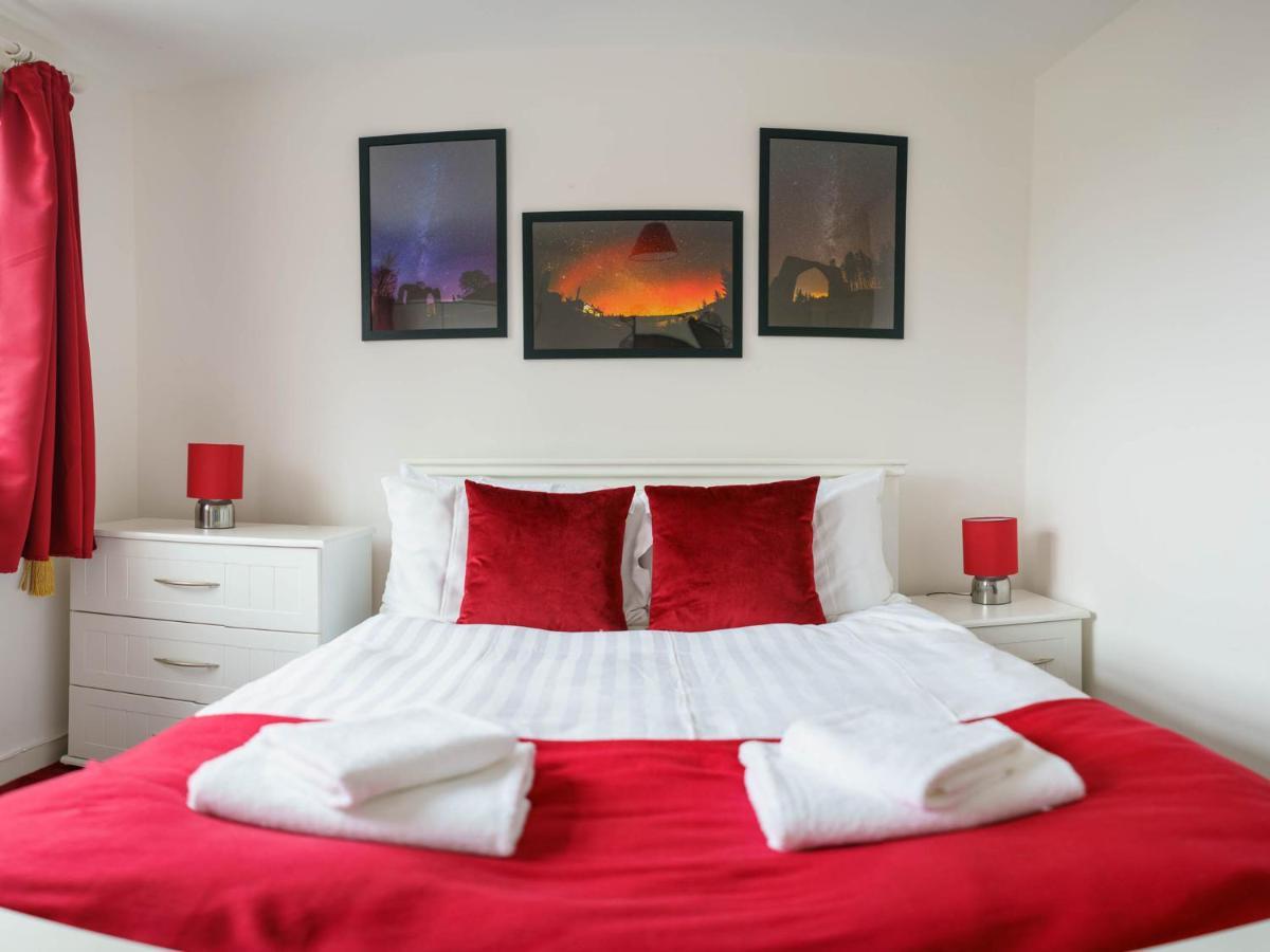 Pass The Keys Modern 2 Bed Flat Overlooking Harbour